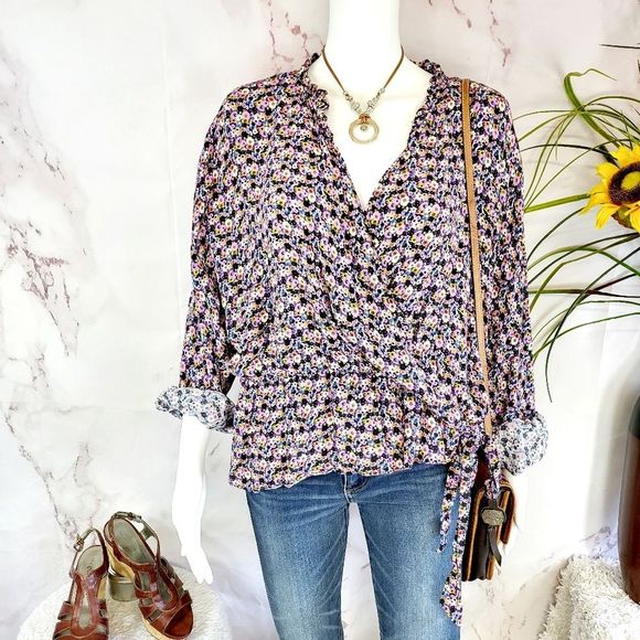 Zara Tops - Zara made in Morocco pretty floral print surplice wrap top